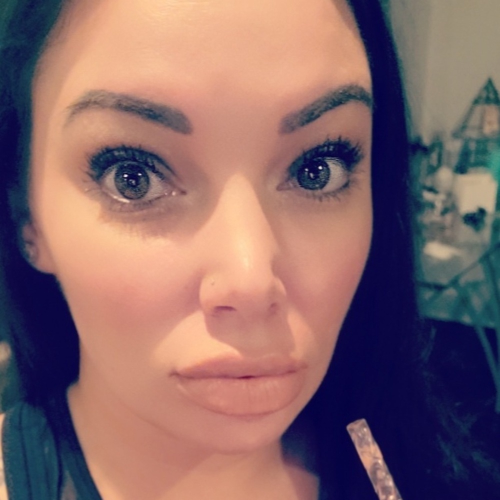 Meet your Posher, Felicia